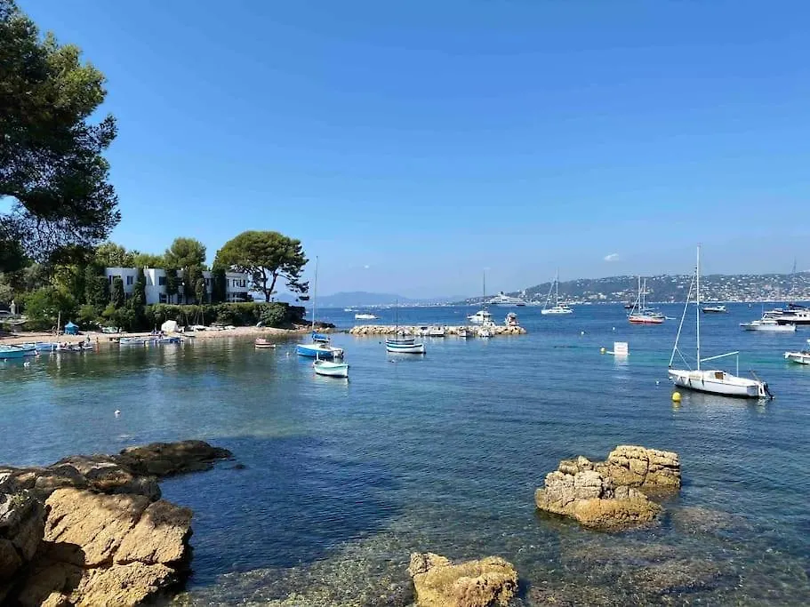 Charmingly Provencal In The Heart Of Old Antibes Apartment